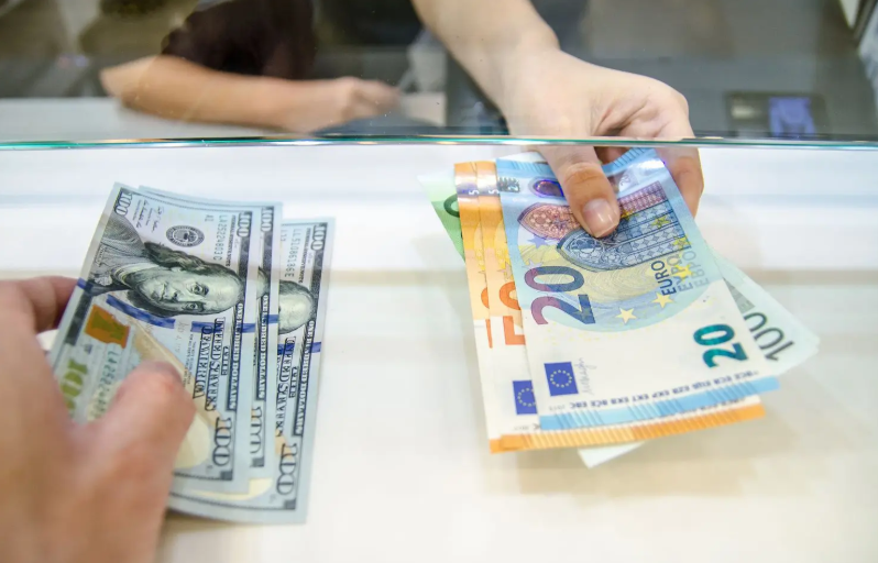 Understanding Currency Exchange and Money Transfers in Phuket